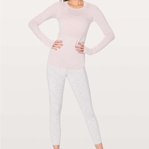 Lululemon Swiftly Tech Long Sleeve Crew
Porcelain Pink